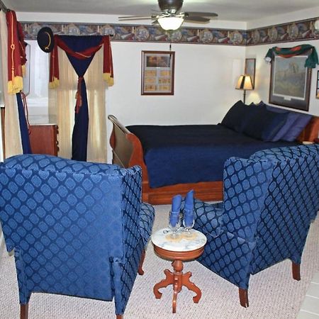 Bed and Breakfast Rosberg House Lindsborg Экстерьер фото